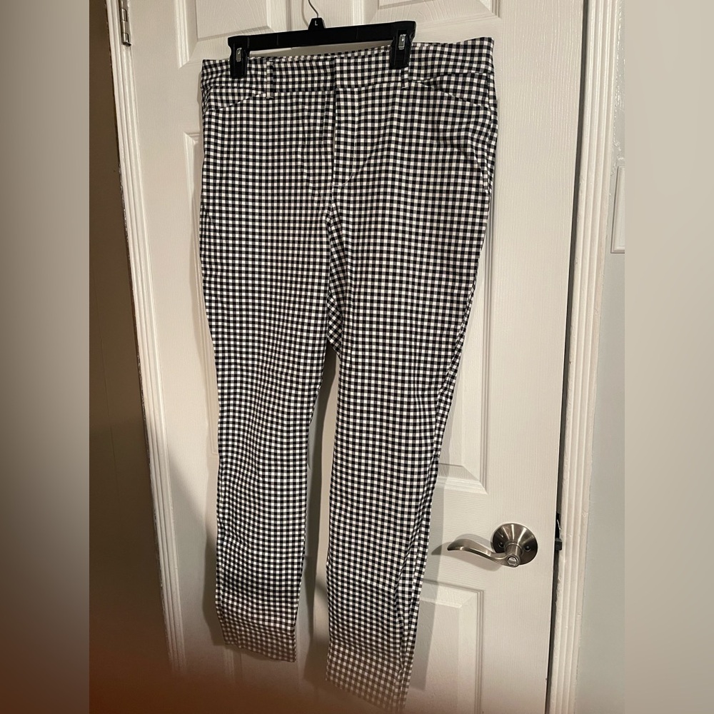 Old Navy Black and White Checkered Pixie pants